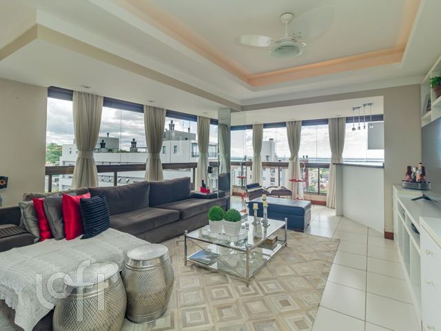 Apartamento com 128m², 3 dormitórios, 1 suíte, 2 vagas, Menino Deus em Porto Alegre