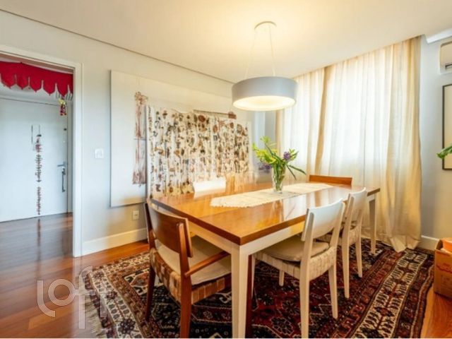 Apartamento com 145m², 3 dormitórios, 1 suíte, 1 vaga, Independência em Porto Alegre