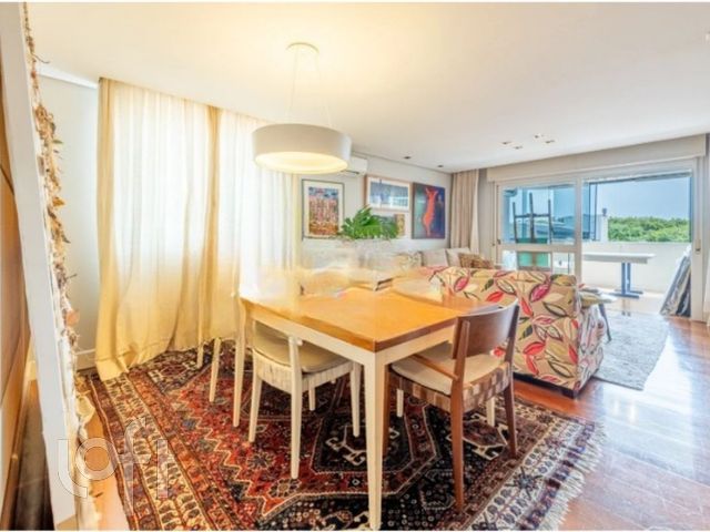 Apartamento com 145m², 3 dormitórios, 1 suíte, 1 vaga, Independência em Porto Alegre