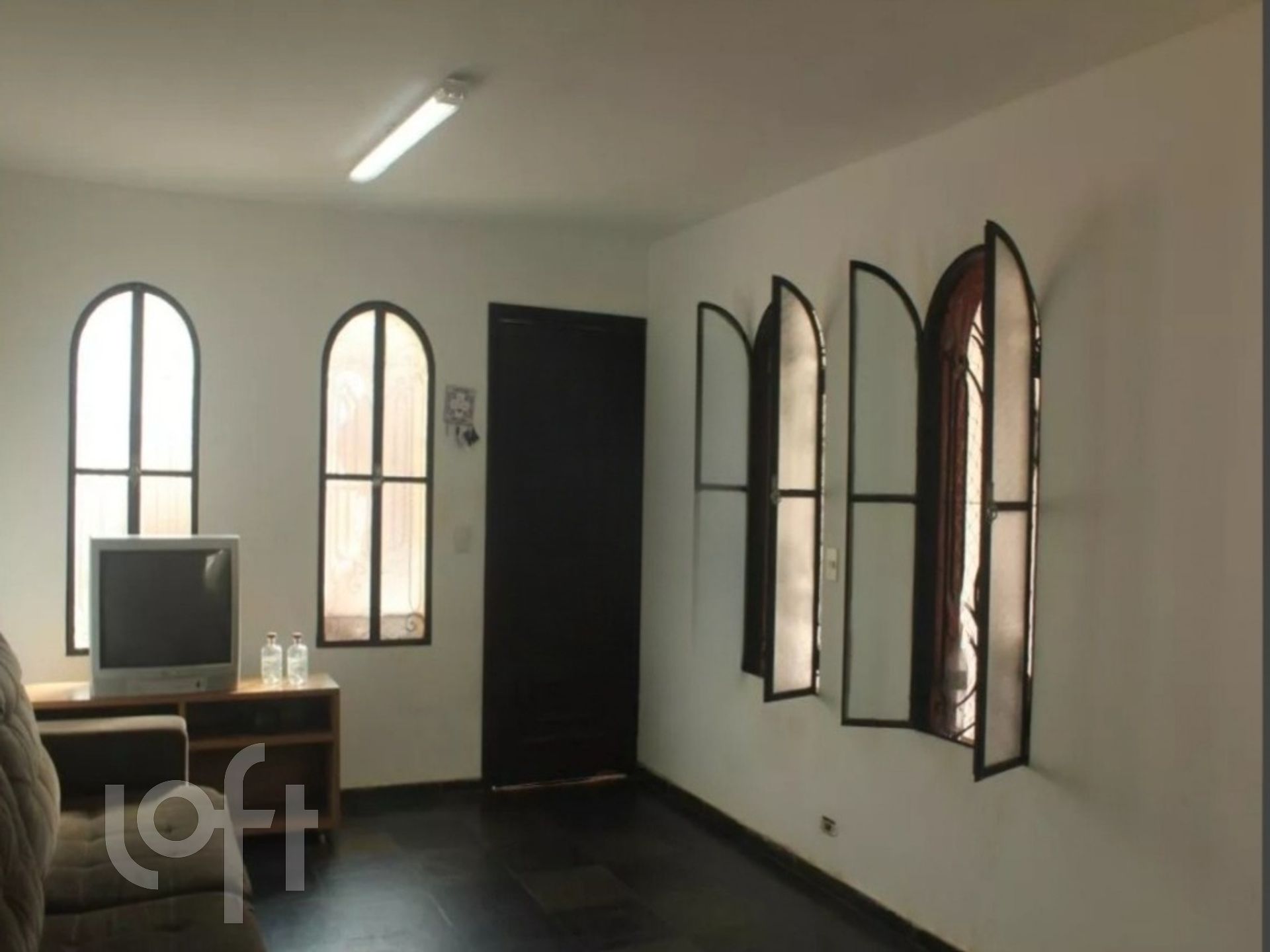 Casa à venda com 3 quartos, 196m² - Foto 1