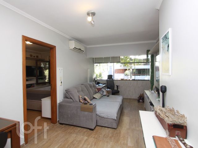 Apartamento com 121m², 1 dormitório, 2 vagas, Floresta em Porto Alegre