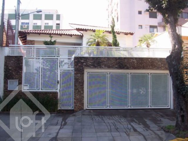 Casa com 212m², 4 dormitórios, 1 suíte, 2 vagas, Higienópolis em Porto Alegre