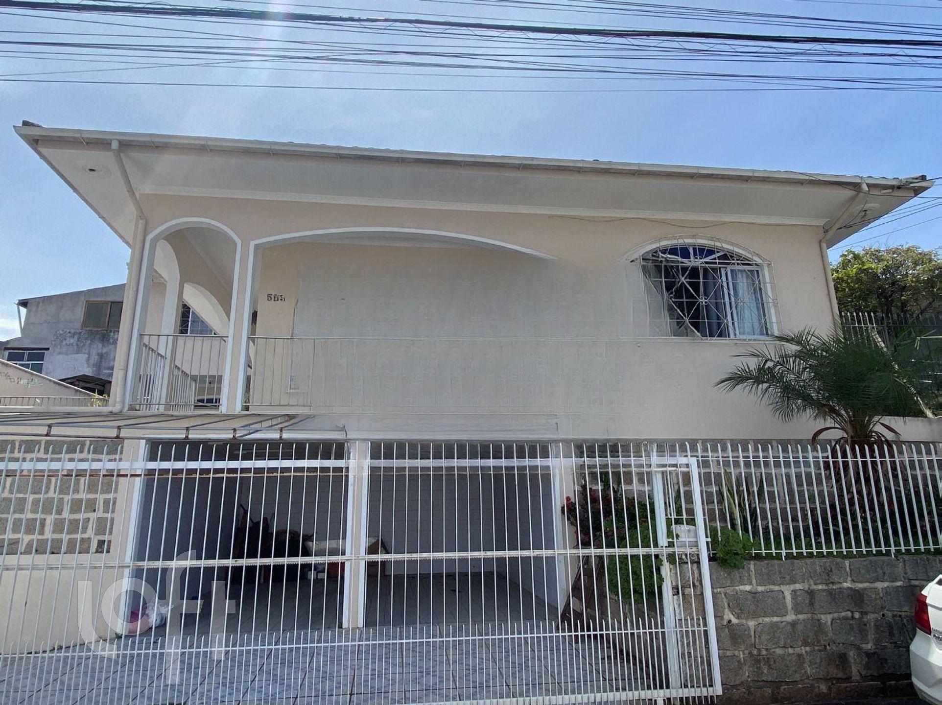 Casa Residencial com 374m², 5 quartos, 4 suítes, no bairro Capoeiras em Florianópolis