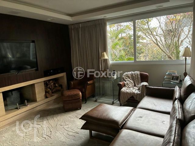 Apartamento com 137m², 3 dormitórios, 3 suítes, 2 vagas, Petrópolis em Porto Alegre