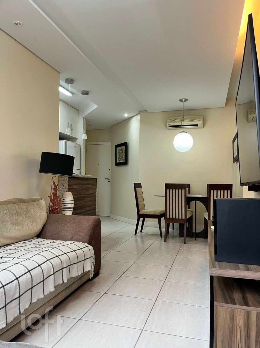 Apartamentos com 65m², 2 quartos, 1 suíte, 2 garagens, no bairro Centro em Florianópolis