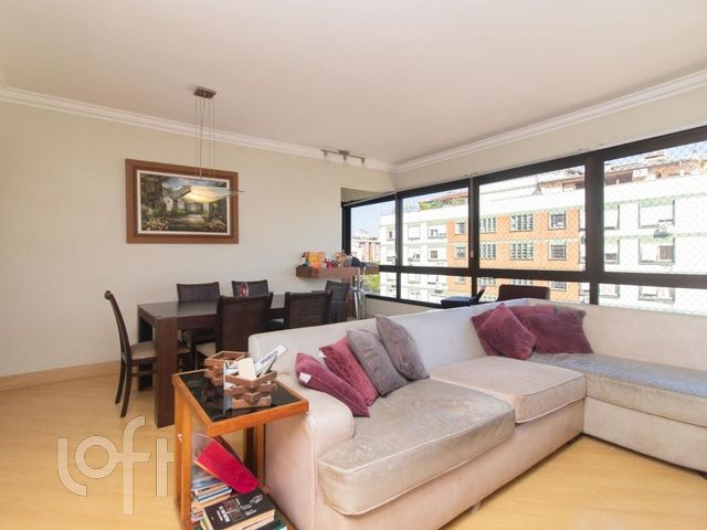 Apartamento com 106m², 3 dormitórios, 1 suíte, 2 vagas, Menino Deus em Porto Alegre