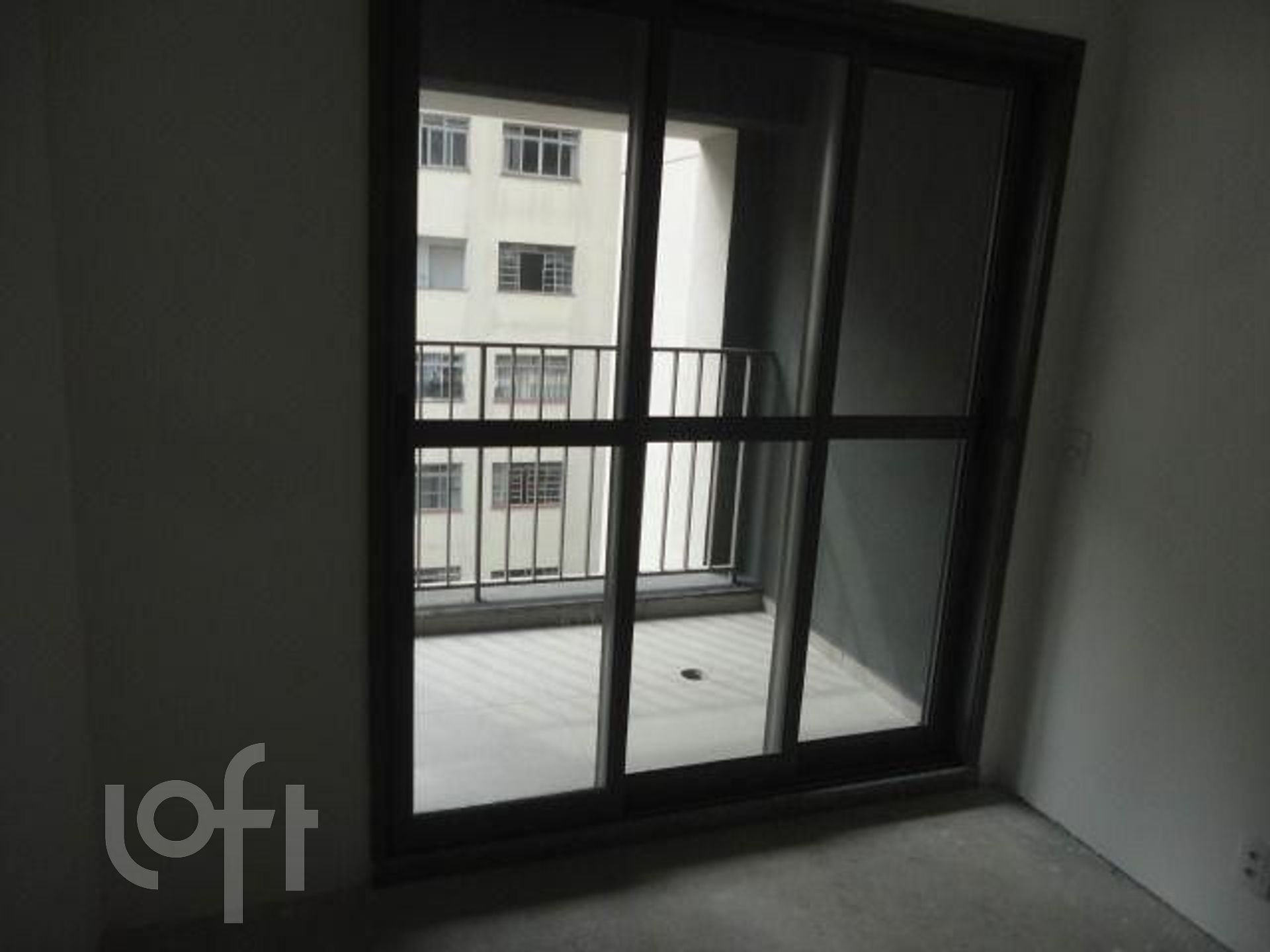 Apartamento à venda com 1 quarto, 34m² - Foto 2