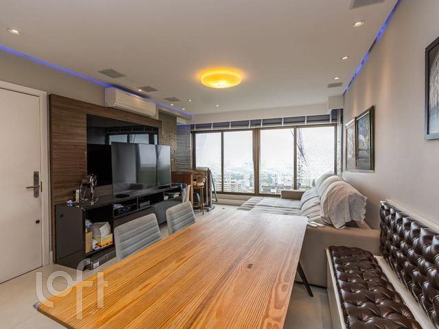 Apartamento com 105m², 3 dormitórios, 1 suíte, 2 vagas, Rio Branco em Porto Alegre