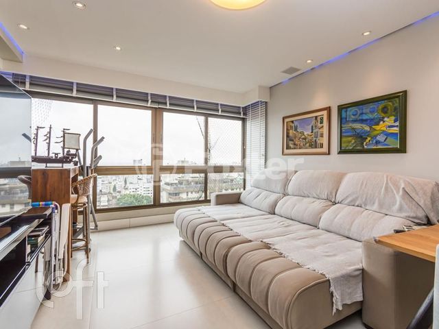 Apartamento com 105m², 3 dormitórios, 1 suíte, 2 vagas, Rio Branco em Porto Alegre