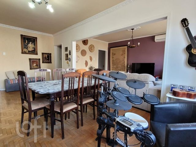 Apartamento com 107m², 3 dormitórios, 2 vagas, Três Figueiras em Porto Alegre