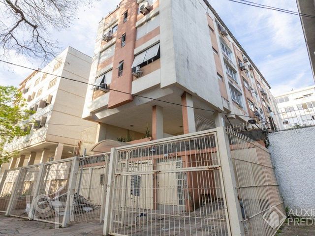Apartamento com 213m², 3 dormitórios, 1 suíte, 2 vagas, Petrópolis em Porto Alegre