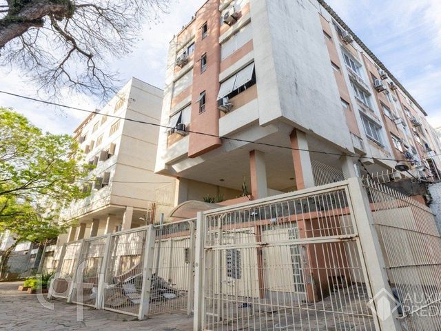 Apartamento com 213m², 3 dormitórios, 1 suíte, 2 vagas, Petrópolis em Porto Alegre