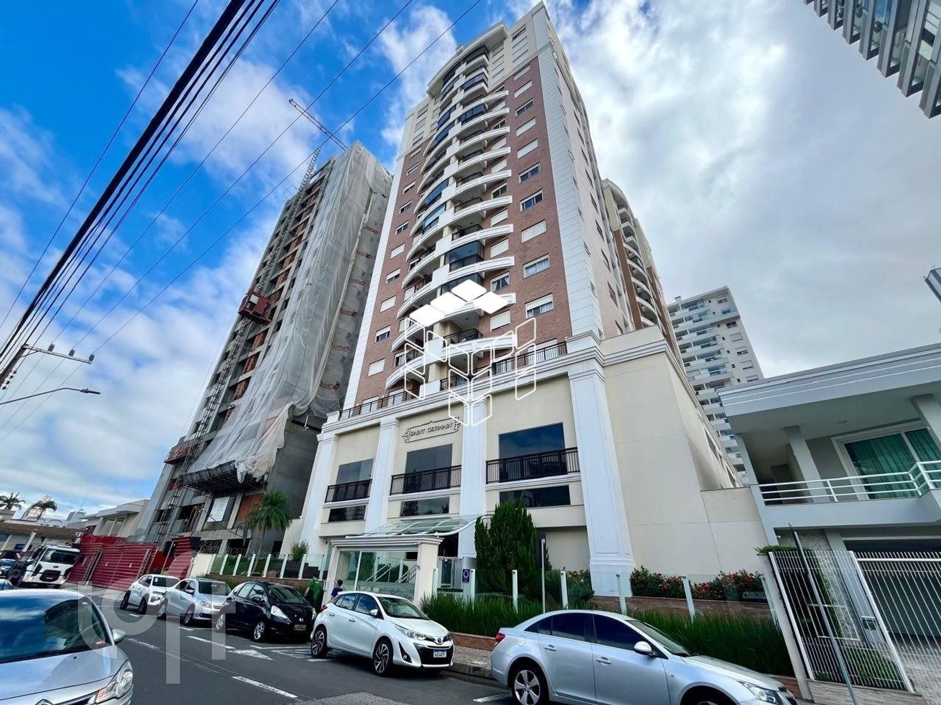 Apartamento à venda em Kobrasol com 74 m², 2 quartos, 1 suíte, 1 vaga