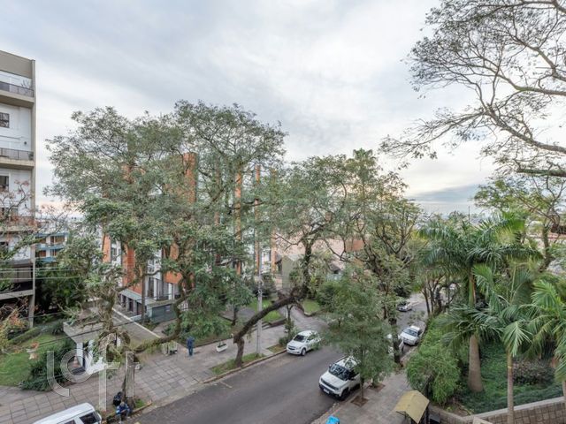 Apartamento com 95m², 3 dormitórios, 1 suíte, 2 vagas, São João em Porto Alegre