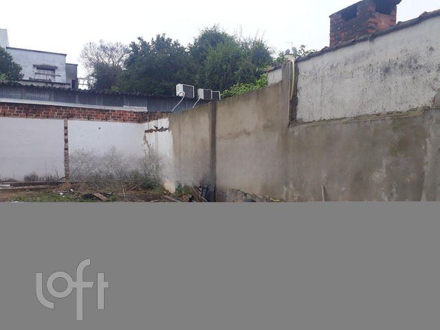 Casa com 360m², 2 dormitórios, 2 vagas, Vila Ipiranga em Porto Alegre