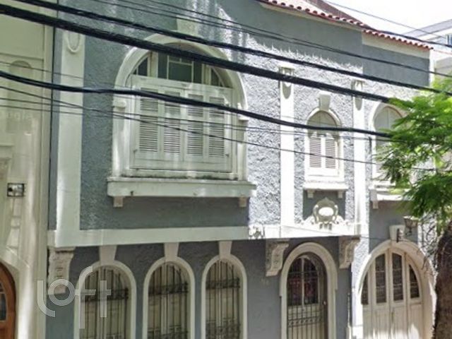 Casa com 160m², 4 dormitórios, 2 vagas, Rio Branco em Porto Alegre