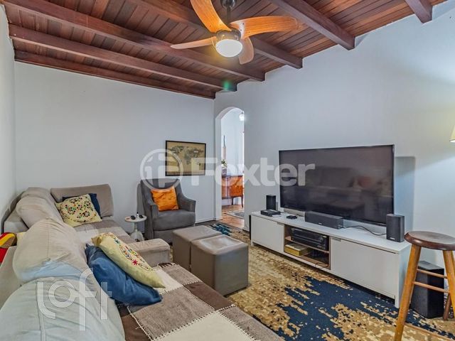 Casa com 130m², 3 dormitórios, 1 suíte, 2 vagas, Chácara das Pedras em Porto Alegre