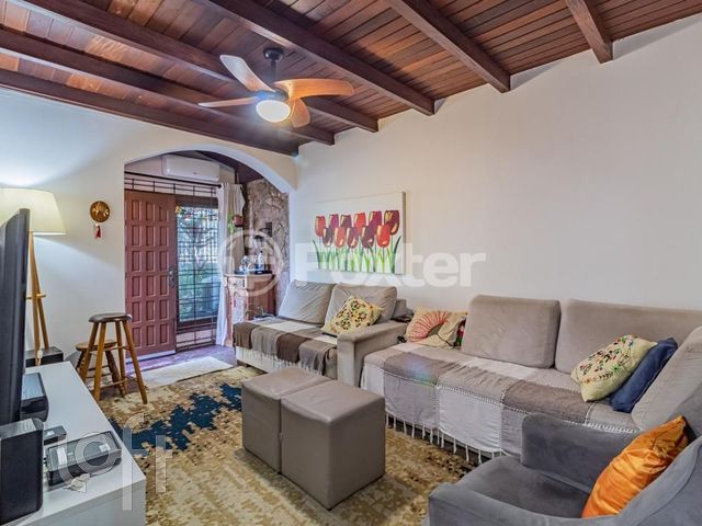 Casa com 130m², 3 dormitórios, 1 suíte, 2 vagas, Chácara das Pedras em Porto Alegre