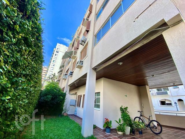 Apartamento com 80m², 2 dormitórios, 1 vaga, Rio Branco em Porto Alegre