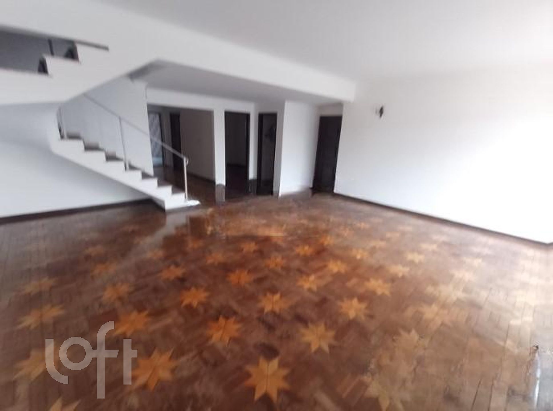 Casa à venda com 4 quartos, 243m² - Foto 1