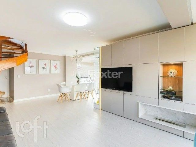 Apartamento com 235m², 3 dormitórios, 1 suíte, 2 vagas, Petrópolis em Porto Alegre