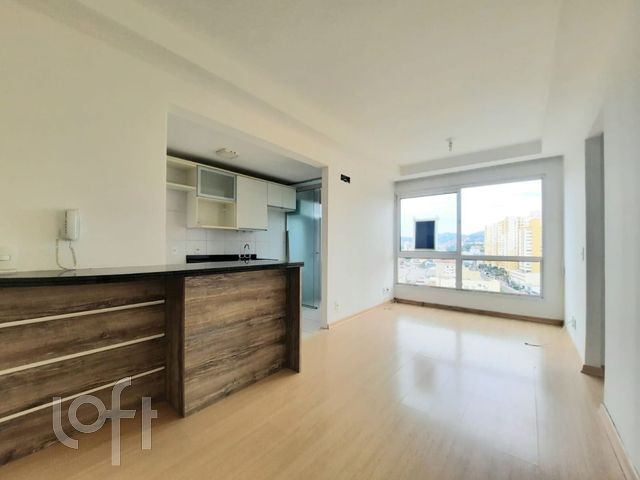Apartamento com 74m², 3 dormitórios, 1 suíte, Santana em Porto Alegre