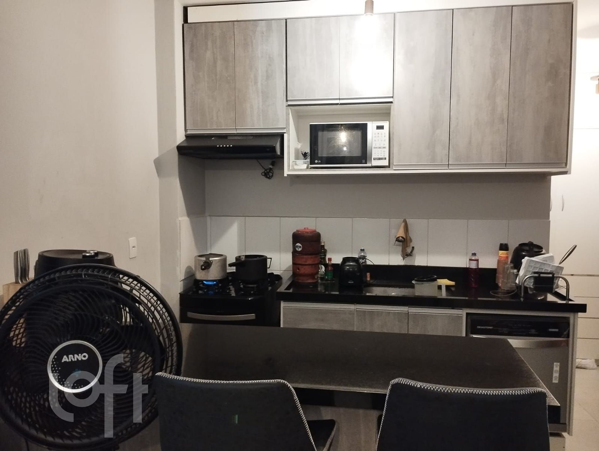 Apartamento à venda com 1 quarto, 32m² - Foto 2