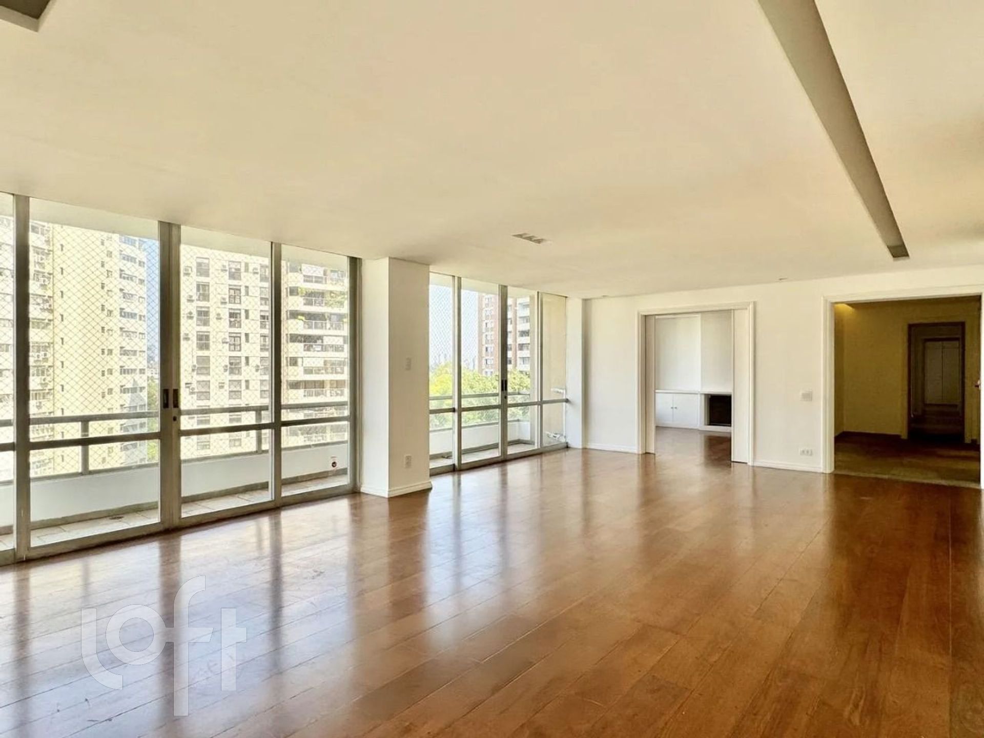 Apartamento à venda com 6 quartos, 298m² - Foto 4