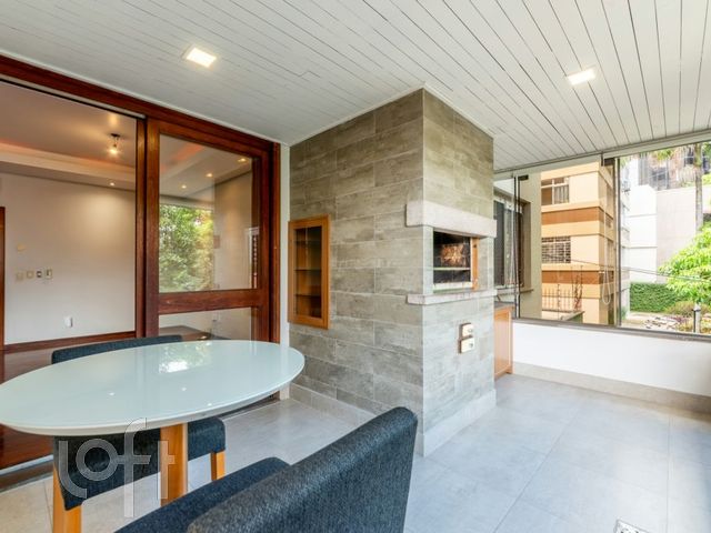 Apartamento com 148m², 3 dormitórios, 1 suíte, 2 vagas, Auxiliadora em Porto Alegre