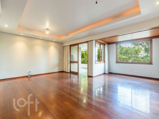 Apartamento com 148m², 3 dormitórios, 1 suíte, 2 vagas, Auxiliadora em Porto Alegre