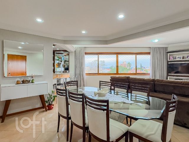 Apartamento com 110m², 3 dormitórios, 1 suíte, 2 vagas, Vila Ipiranga em Porto Alegre