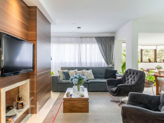 Apartamento com 123m², 3 dormitórios, 1 suíte, 2 vagas, Auxiliadora em Porto Alegre