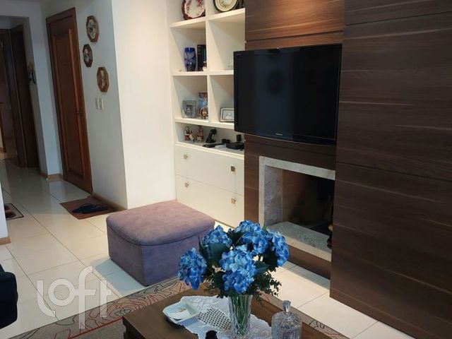 Apartamento com 123m², 3 dormitórios, 1 suíte, 2 vagas, Auxiliadora em Porto Alegre