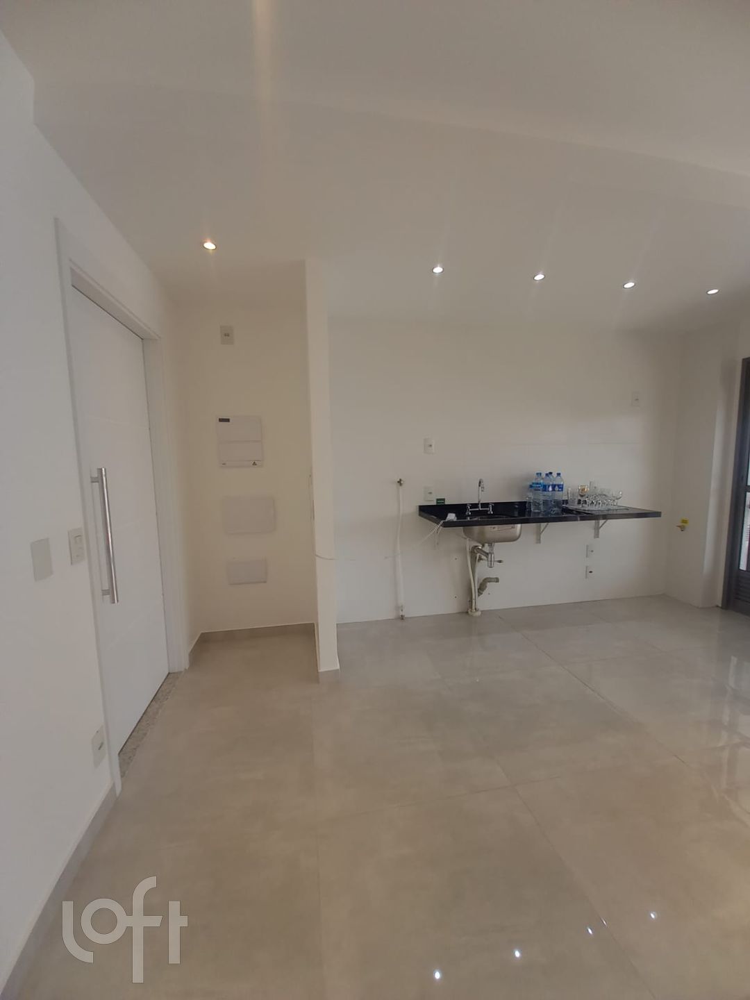 Apartamento à venda com 2 quartos, 69m² - Foto 4