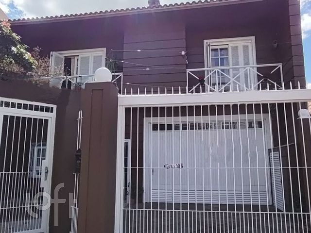 Casa com 281m², 4 dormitórios, 1 suíte, 4 vagas, Chácara das Pedras em Porto Alegre