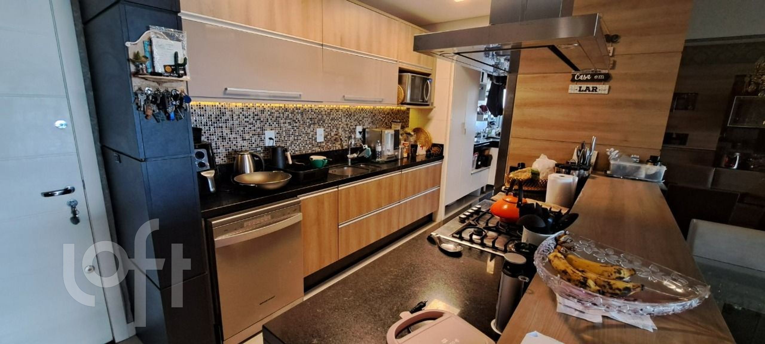 Excelente apartamento com 3 dormitórios em um condomínio clube completo no Pantanal!