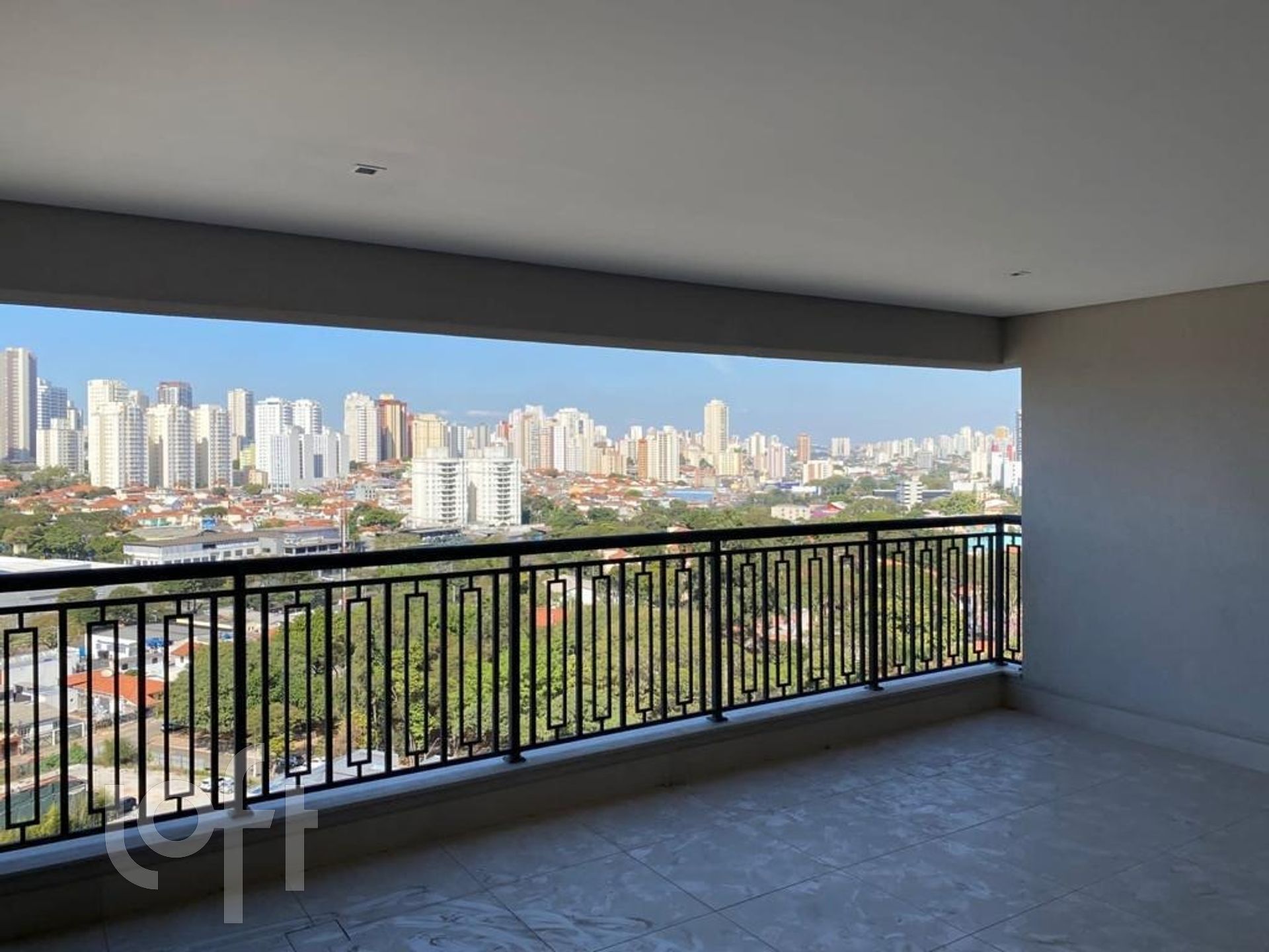 Apartamento à venda com 3 quartos, 147m² - Foto 2