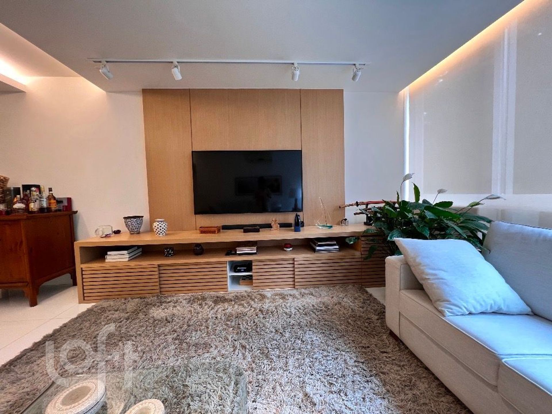 Apartamento à venda com 3 quartos, 180m² - Foto 11