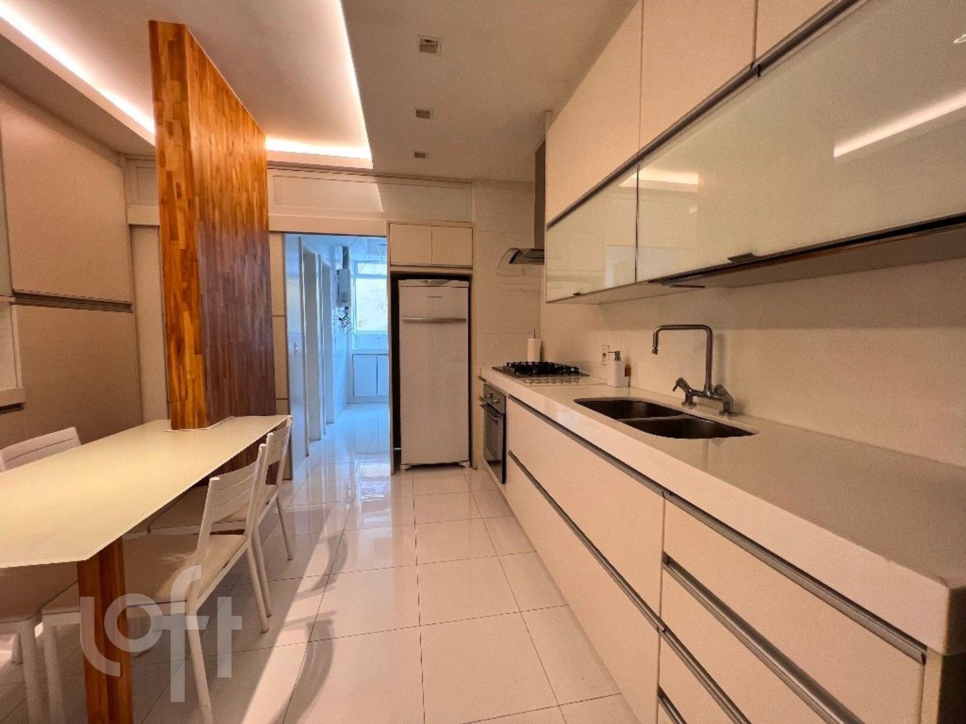 Apartamento à venda com 3 quartos, 180m² - Foto 13