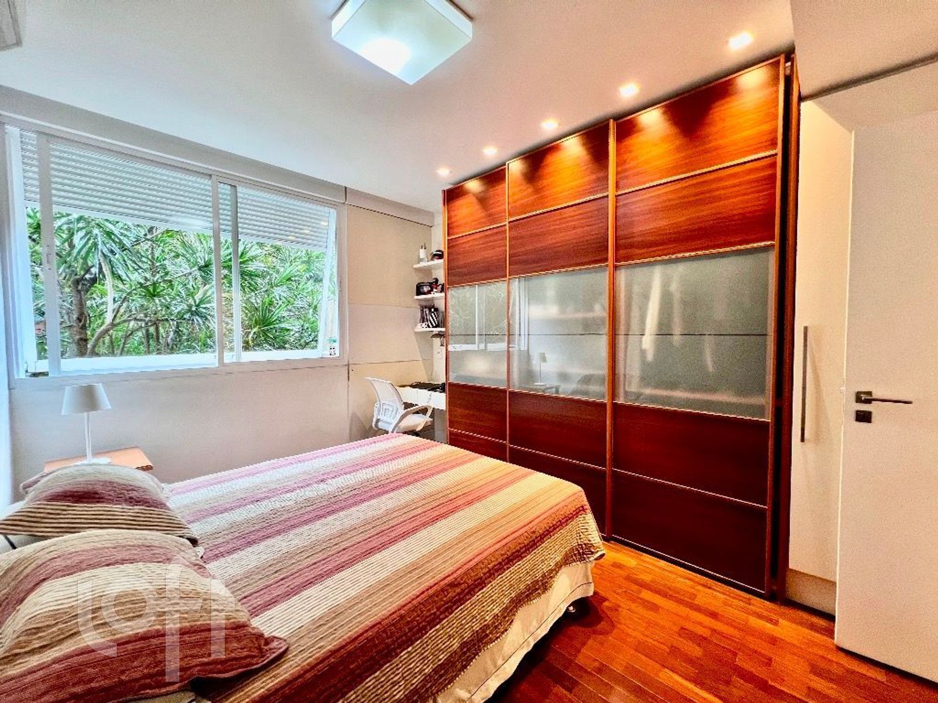 Apartamento à venda com 3 quartos, 180m² - Foto 34