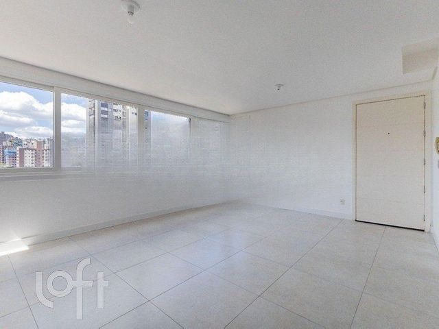 Apartamento com 74m², 2 dormitórios, 1 suíte, 1 vaga, Petrópolis em Porto Alegre