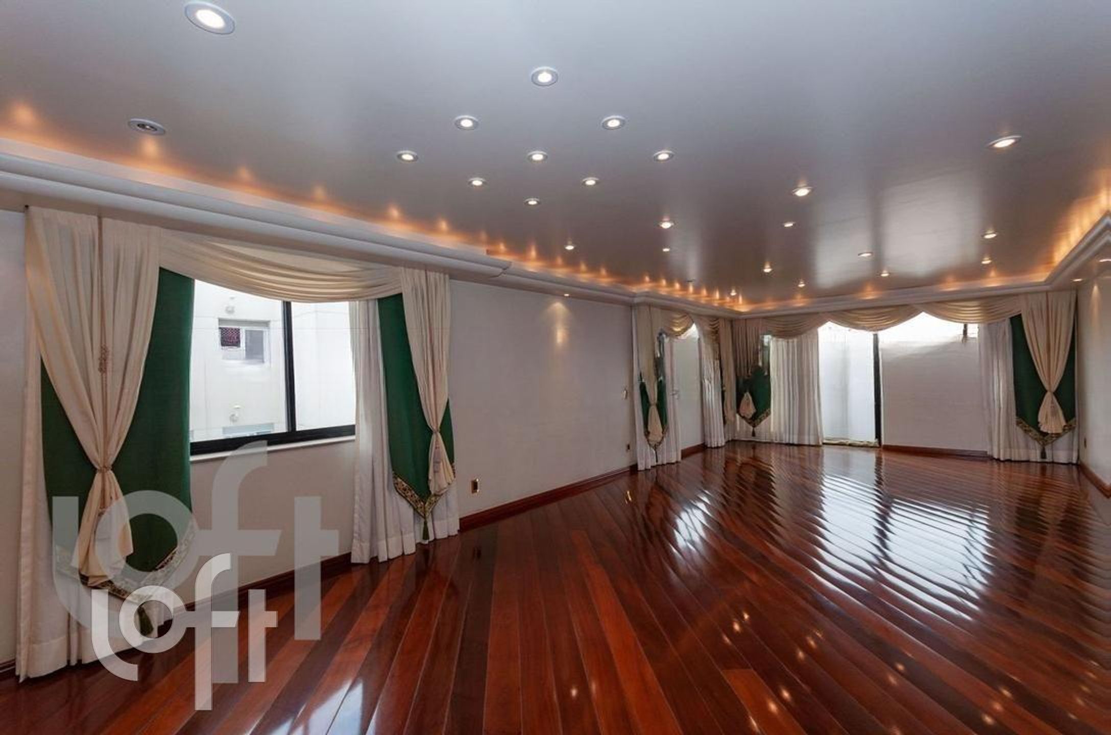 Apartamento à venda com 4 quartos, 200m² - Foto 24