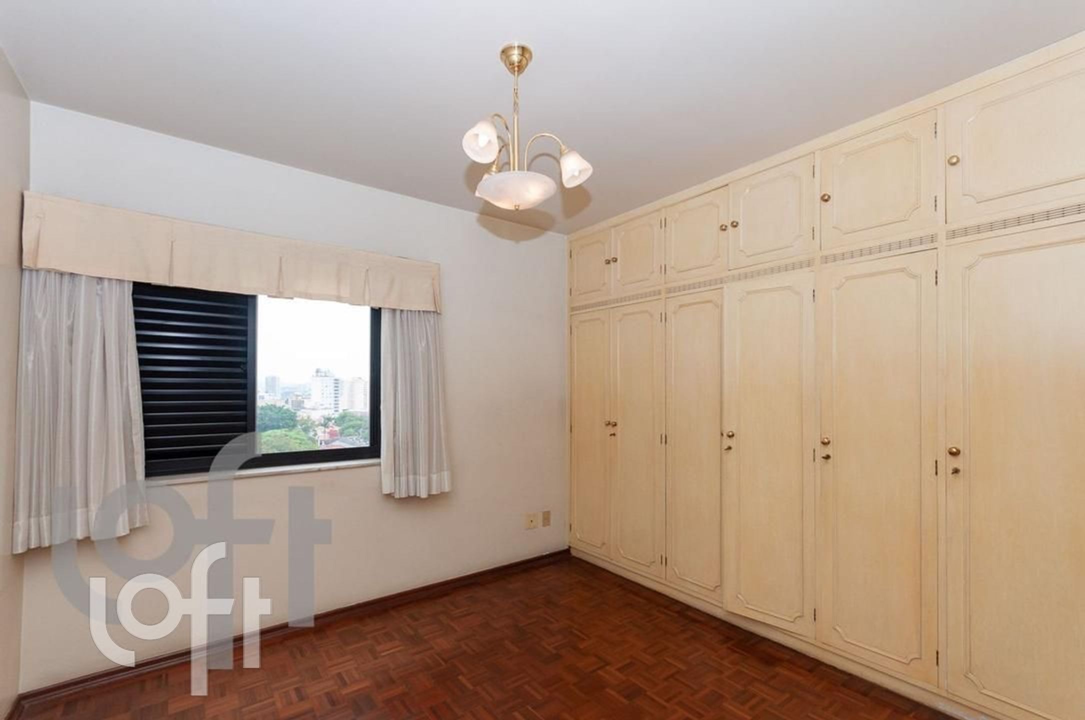 Apartamento à venda com 4 quartos, 200m² - Foto 4