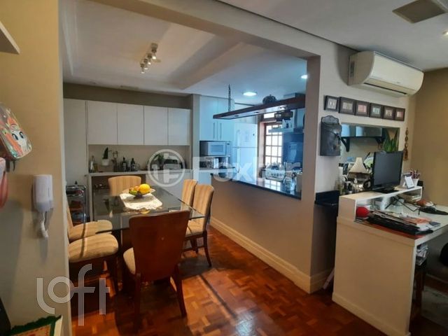 Apartamento com 105m², 2 dormitórios, 2 vagas, Jardim Botânico em Porto Alegre