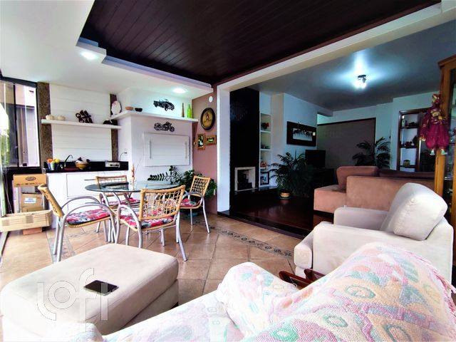 Apartamento com 189m², 3 dormitórios, 1 suíte, 2 vagas, Rio Branco em Novo Hamburgo