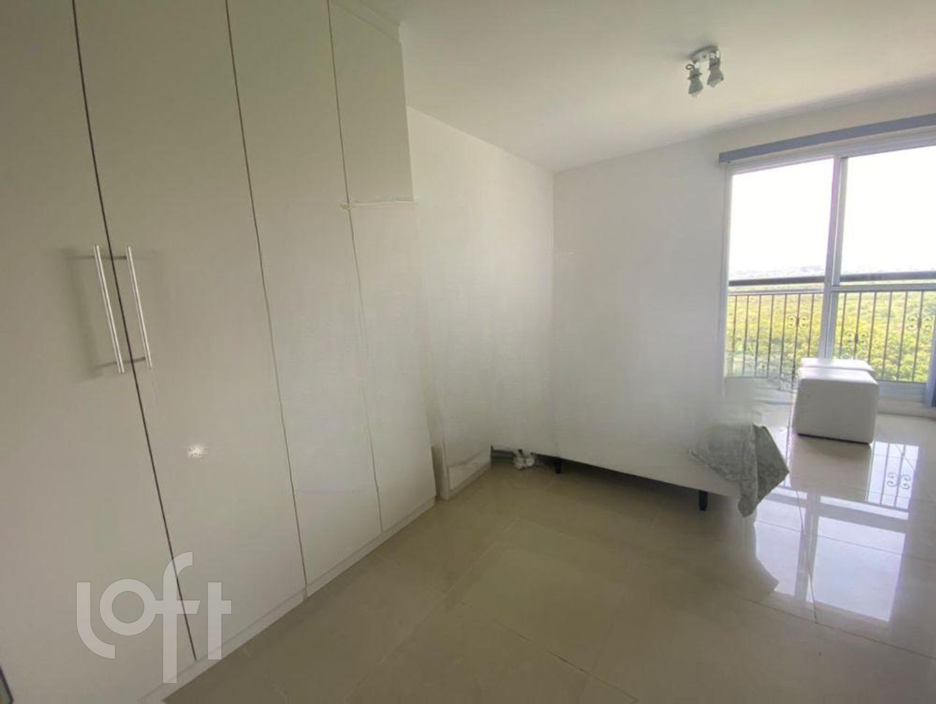 Apartamento à venda com 4 quartos, 377m² - Foto 2