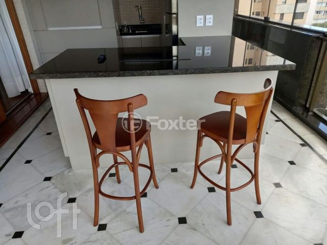 Apartamento com 226m², 3 dormitórios, 1 suíte, 3 vagas, Petrópolis em Porto Alegre