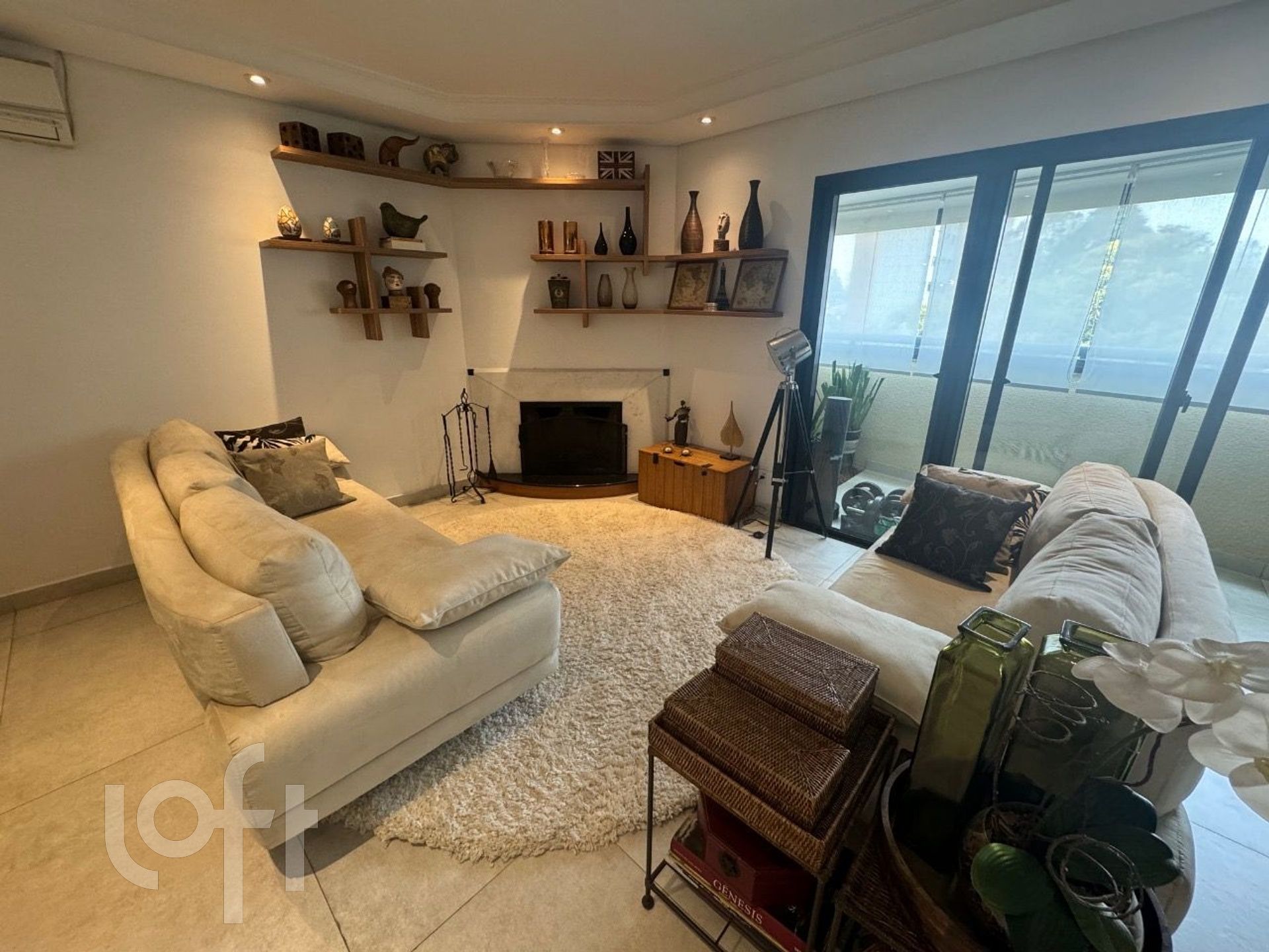 Apartamento à venda com 3 quartos, 150m² - Foto 1