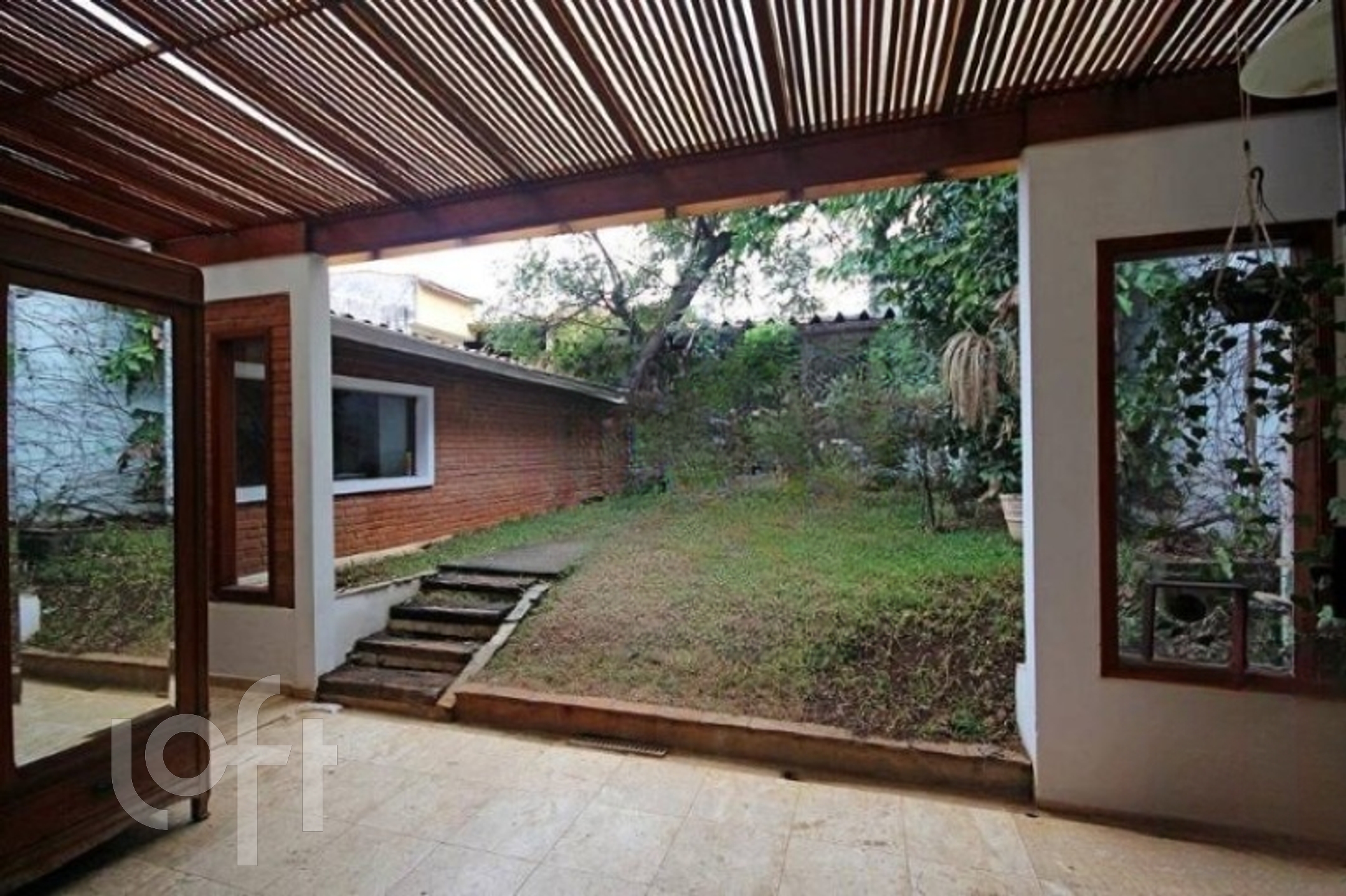 Casa à venda com 3 quartos, 300m² - Foto 2