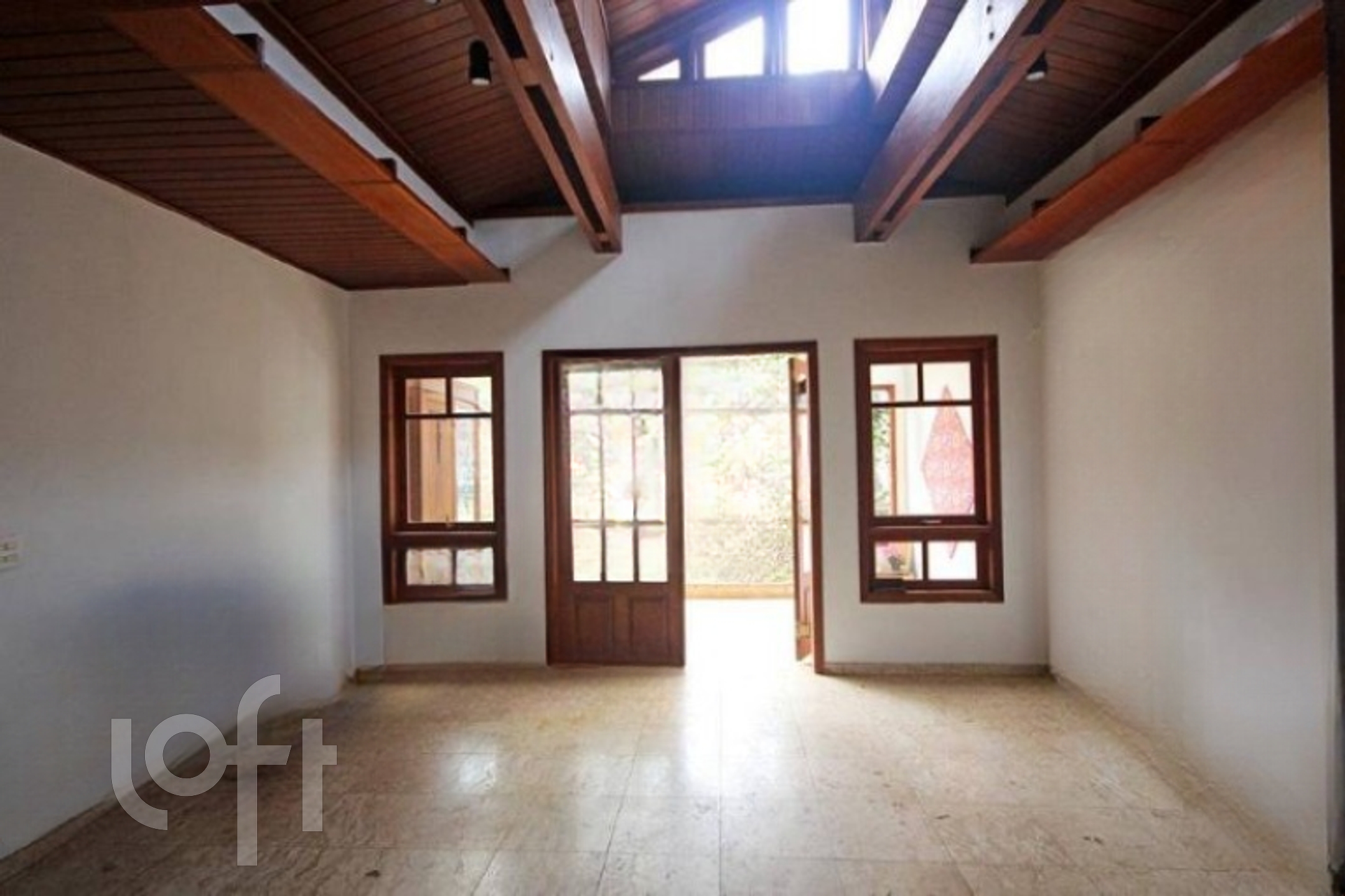 Casa à venda com 3 quartos, 300m² - Foto 8